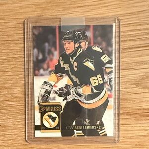 Mario Lemieux 1994 Donruss Penguins Hockey Card - Black & Gold